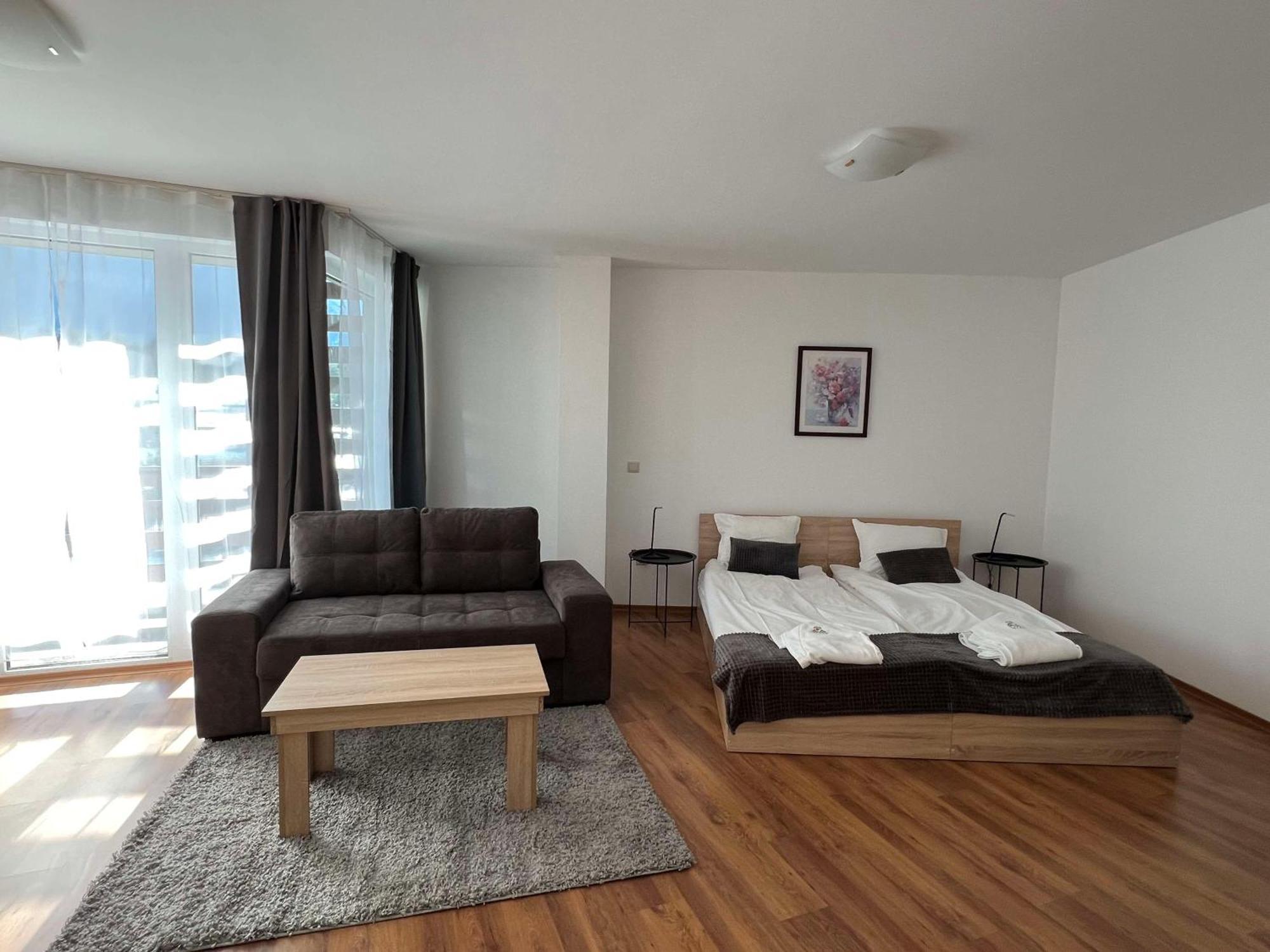 Local Hotel, Bw Signature Collection 3*